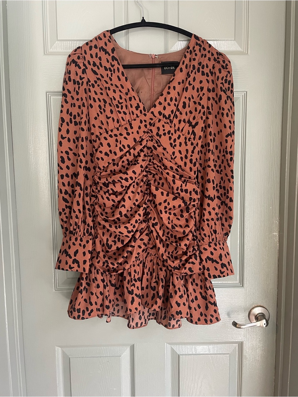 DO+BE Leopard Cheetah Print with Black Spots Ruched V-Neck Mini Dress Size Small